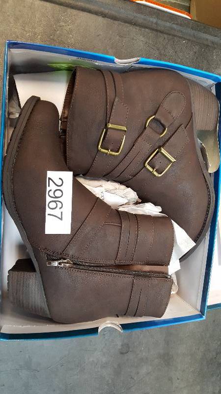 lot 2967 image: Easy Street Womens Coby Bootie Boot  Boots Brown - Size 9