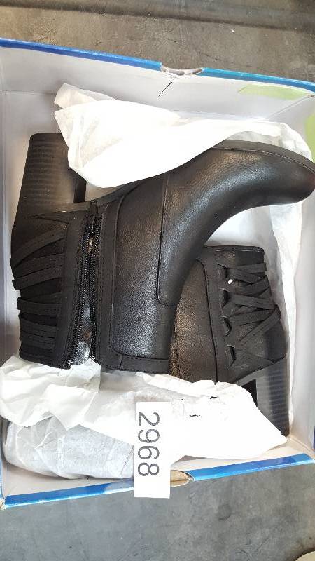 lot 2968 image: Easy Street Womens Bellamy Bootie Boot  Boots Matte Black - Size 7
