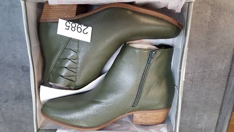 lot 2985 image: Journee Collection Womens Estell Ankle Boot  Boots Olive - Size 12