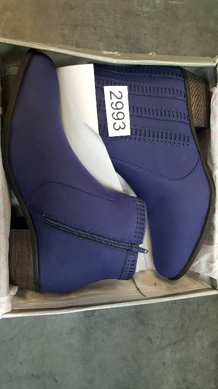 lot 2993 image: Journee Collection Womens Noni Ankle Boot  Boots Navy - Size 12