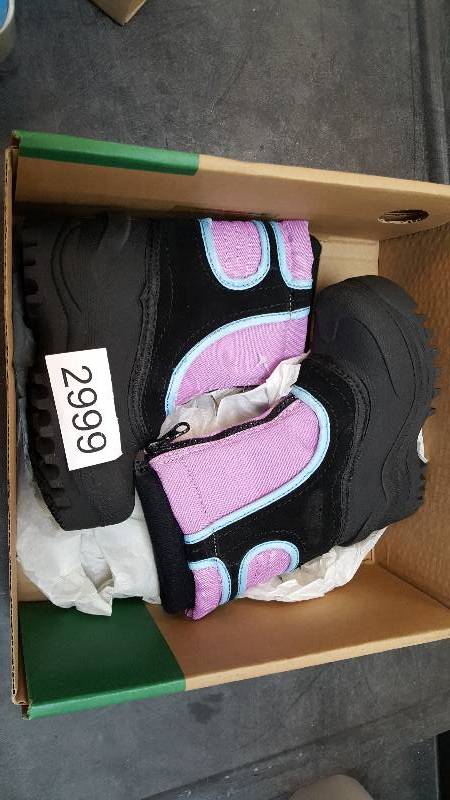 lot 2999 image: Itasca Kids SnowStomper Winter Boot  Boots Raspberry - Size 6