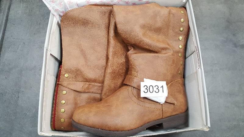 lot 3031 image: Journee Collection Womens Kane Over-the-Knee Boot  Boots Chestnut - Size 8