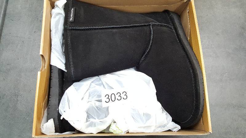 lot 3033 image: Bearpaw Womens Emma 8 Boot  Boots Black - Size 8