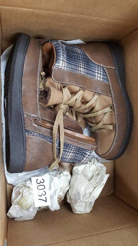 lot 3037 image: Muk Luks Womens Shayla Ankle Boot  Boots Cognac - Size 7