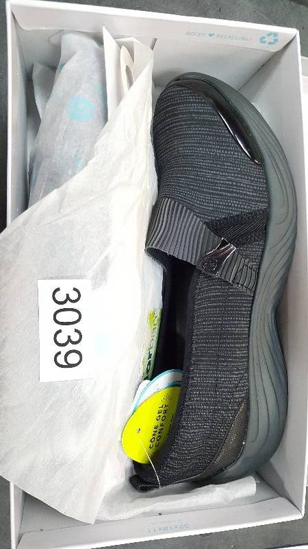 lot 3039 image: BZees Womens Tanza Slip On Shoe  Shoes Black - Size 11