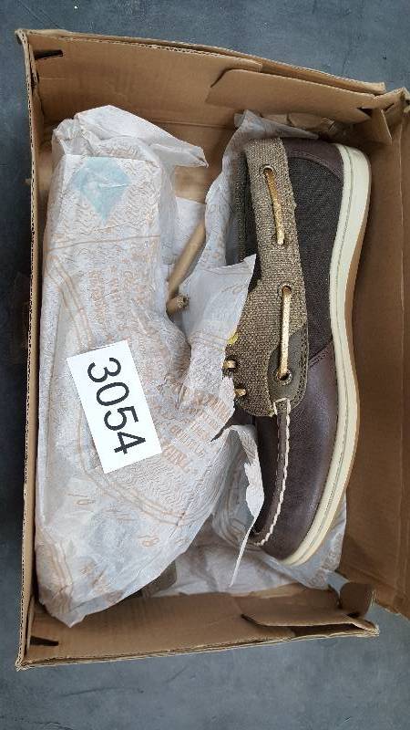 lot 3054 image: Sperry Womens Songfish Sparkle Boat Shoe  Shoes Color - Dark Brown Size - 6.5