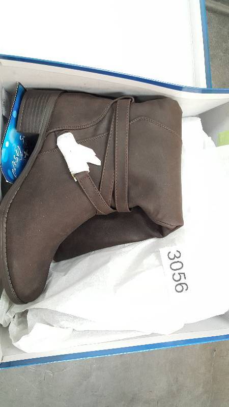 lot 3056 image: Easy Street Womens Carlita Wide Calf Boot  Boots Color - Brown Size - 8