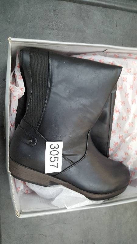 lot 3057 image: Journee Collection Womens Shelley-3 Wide-Calf Boot  Boots Color - Black Size - 8.5