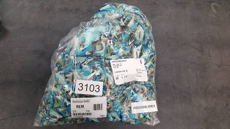 lot 3103 image: Wearabouts Plus Twist Waist Dress&nbspColor - Multi Size - 2X