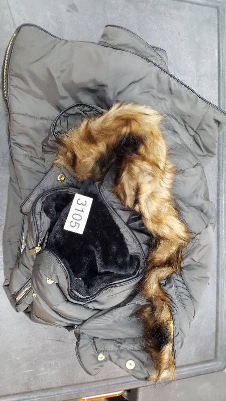 lot 3105 image: Excelled Womens Plus Tech Hooded Puffer Jacket  Coat Color - Graphite Size - 3X