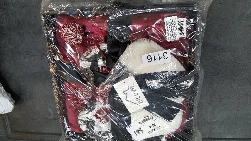 lot 3116 image: alcove Embossed Super Soft Throw and Bootie Gift Set - SM - Red