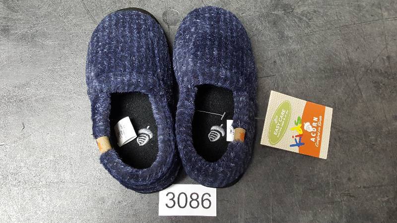 lot 3086 image: Acorn Kids Acorn Moc Slipper  Slippers Blue Check  - Size 10