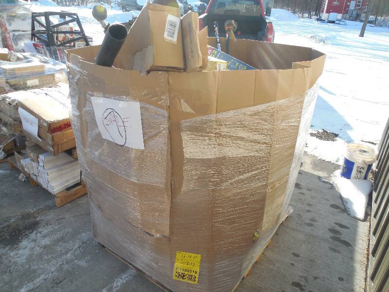 PALLET LOT OF SMALL ENGINE TOOLS