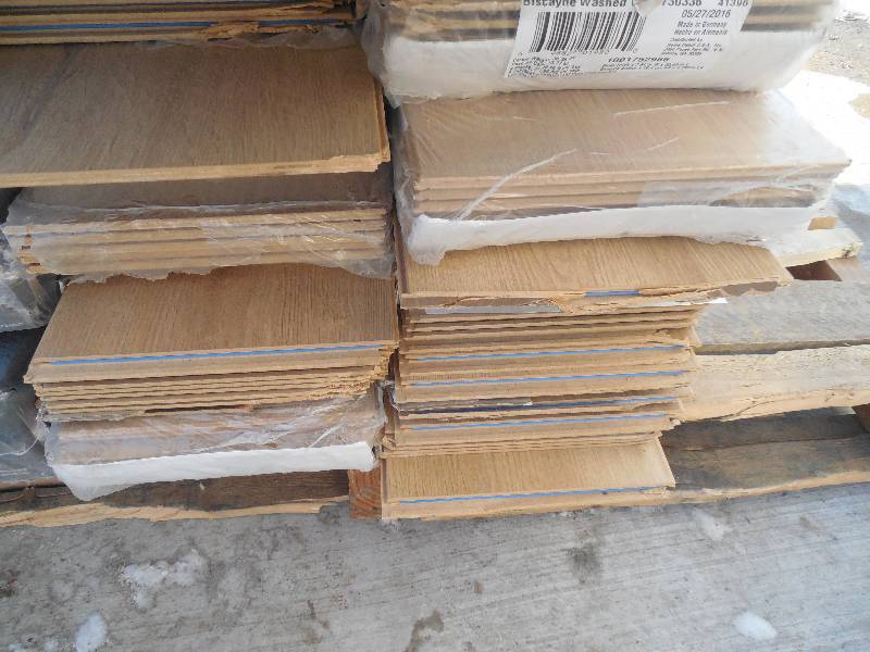 PALLET LOT OF FLOORING