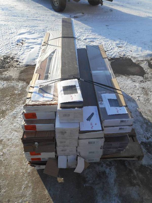 PALLET LOT OF FLOORING
