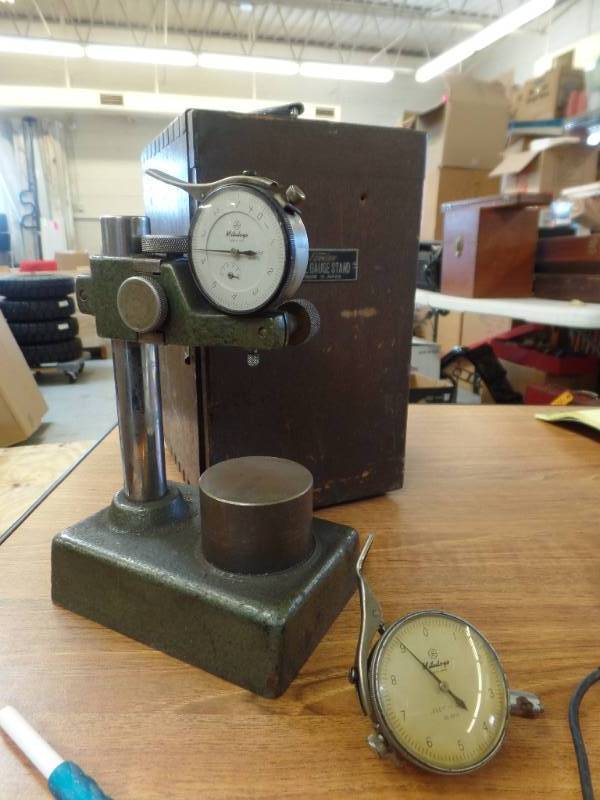 DIAL GAUGE STAND WITH INDICATORS AND CASE