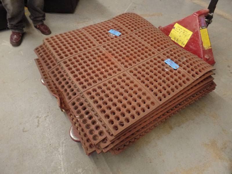 AERATED, ANTI FATIGUE MATS