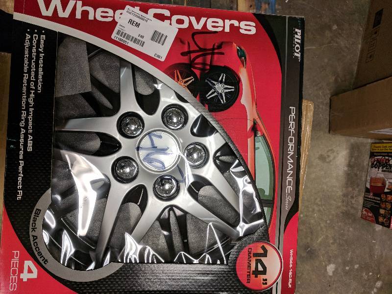 lot 462 image: Pilot Automotive Wheel Covers