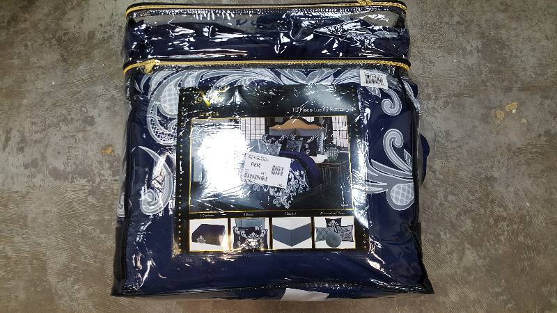 V19.69 Italia Dolce Vita 10-Pc. Comforter Set Navy - Queen