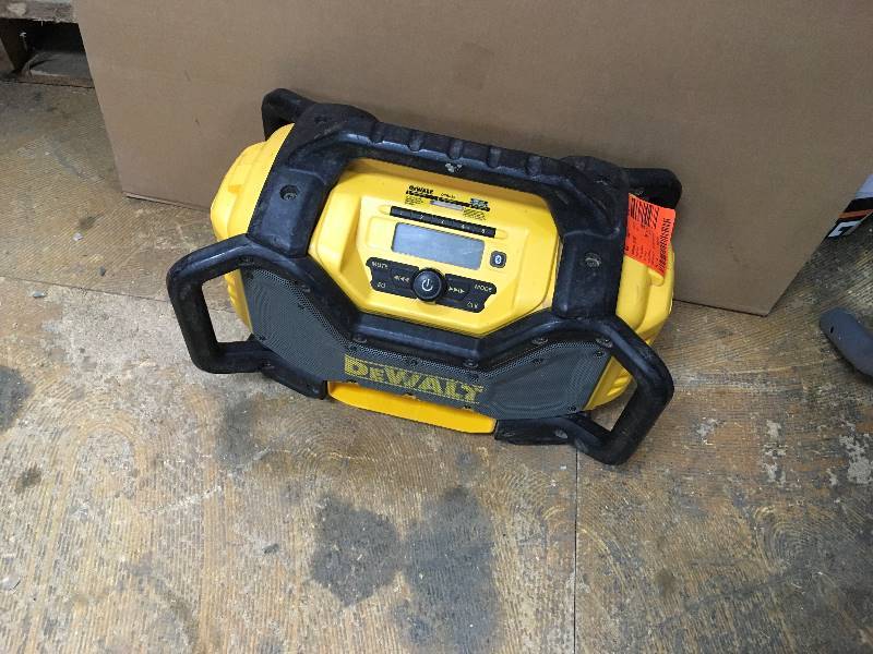 Dewalt 20-volt or 60-volt Lithium-Ion Battery Charger Bluetooth Radio in working conditions