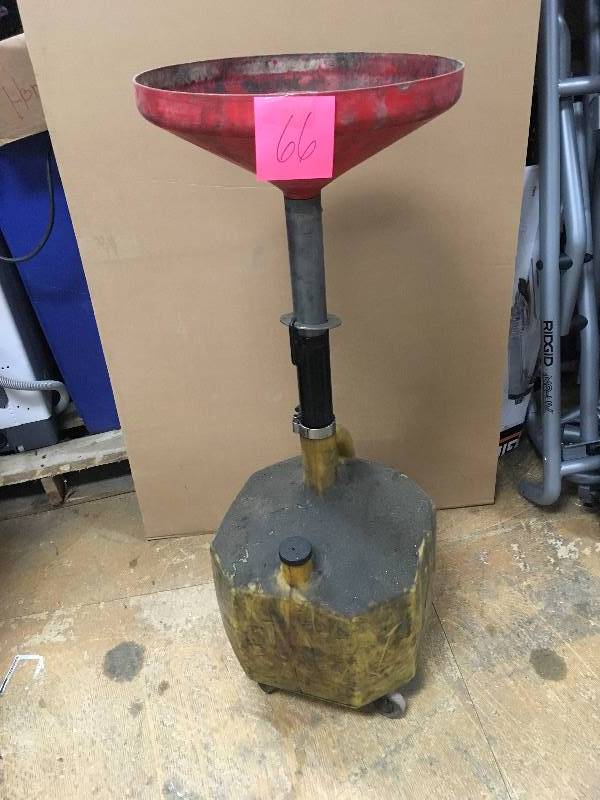 USED- 5 Gallon Under Car Shop Used Oil Collector.