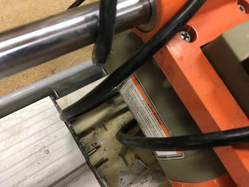 Chicago Electric 1.5 hp.7 in. Bridge Tile Saw in working conditions whit not pum