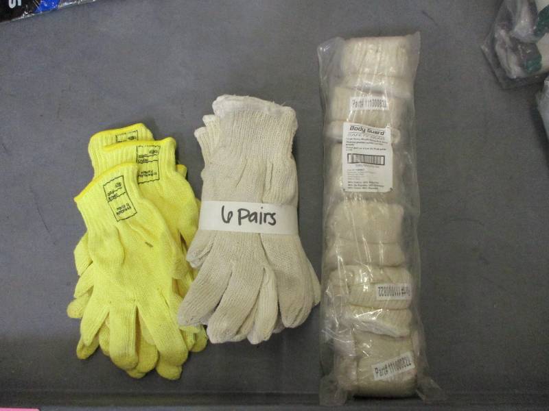 Mixed Knit Gloves
