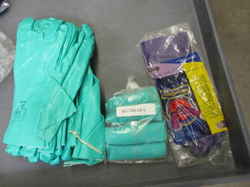 Nitrile Gloves
