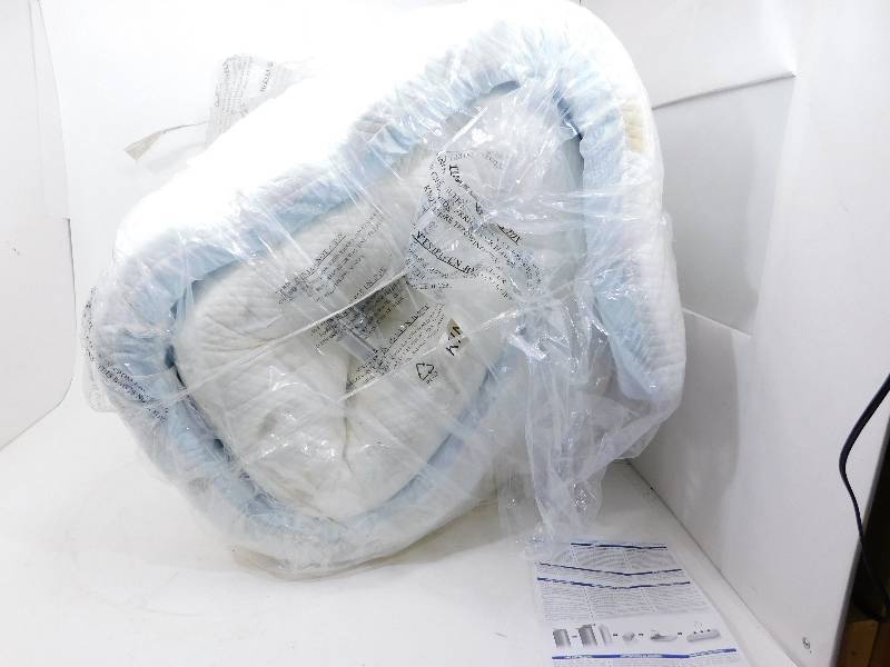 lot 88 image: King Size Soft-Tex Memory Foam Mattress Topper