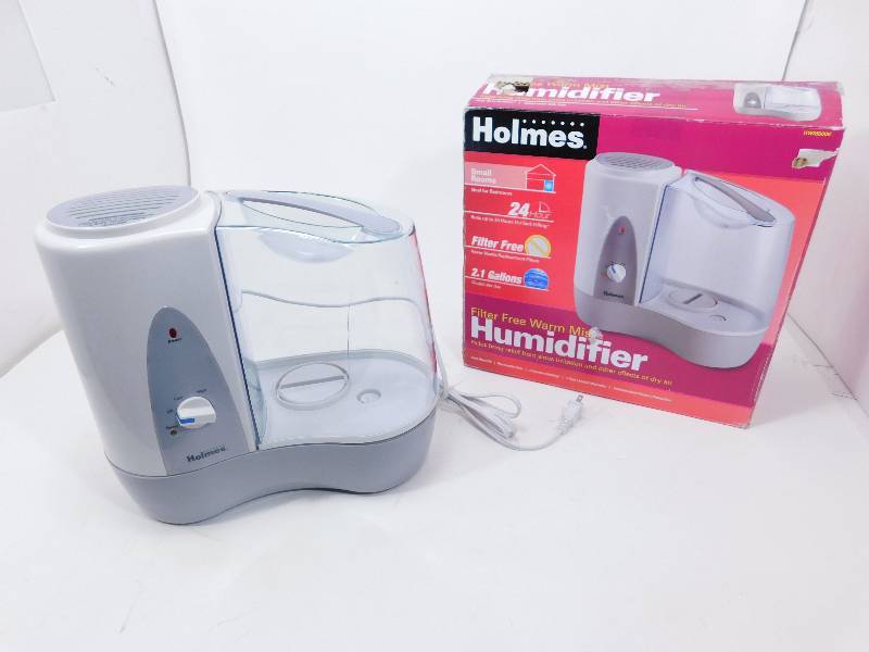 lot 11 image: Holmes Small Room Warm Mist Humidifier