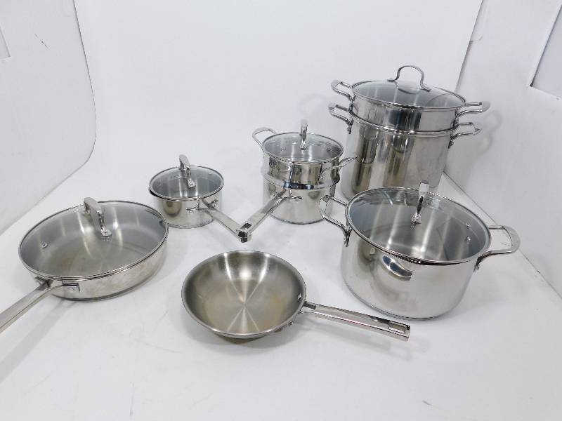 lot 40 image: Lot of Salt Pots and Pans