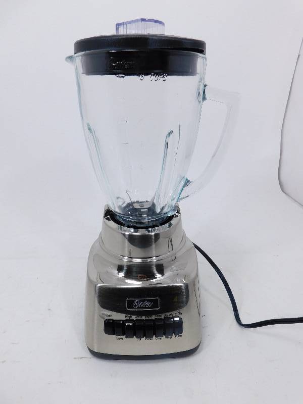 lot 46 image: Oster Blender