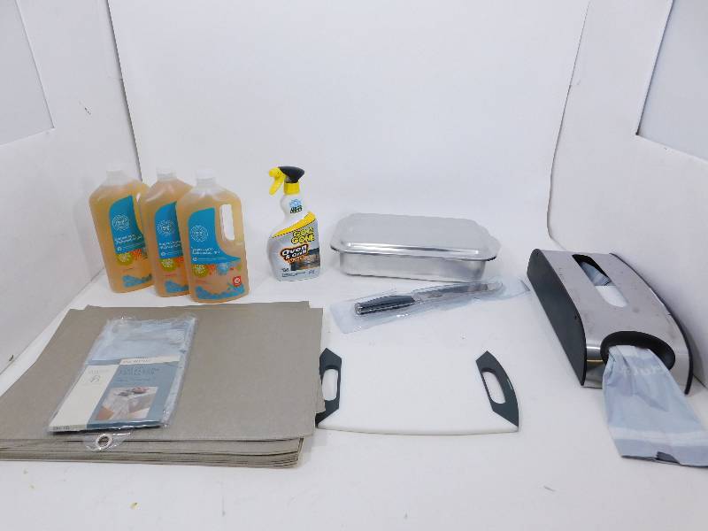 lot 48 image: Lot of Kitchen Items