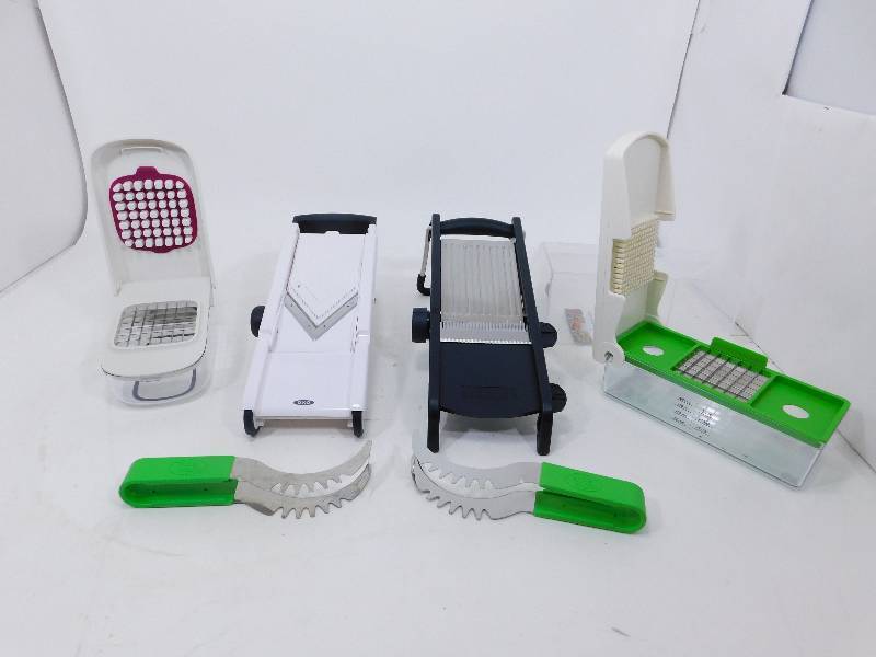 lot 49 image: Kitchen Slicer, Choppers