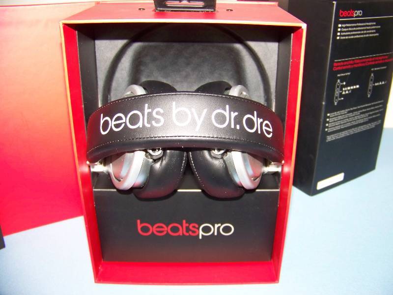 lot 51 image: Beats by Dr. Dre, BeatsPro Headphones - BRAND NEW in Original Box