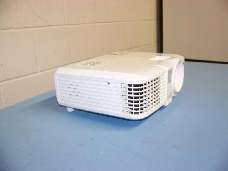 lot 30 image: Mitsubishi, EX240U, DLP Projector with HDMI Input