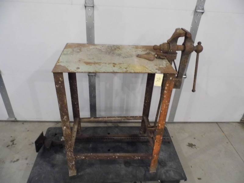 Table w Vise