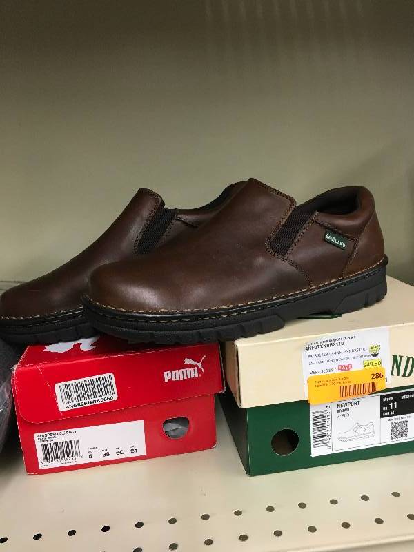 EASTLAND MENS NEWPORT SLIP ON SHOES, SIZE 11