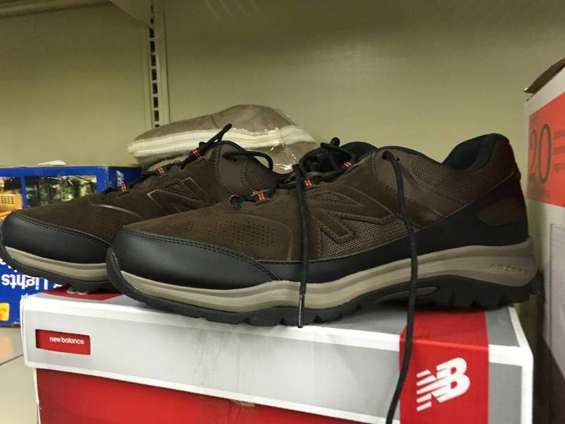 NEW BALANCE MENS TRAIL WALKING SHOES, SIZE 14
