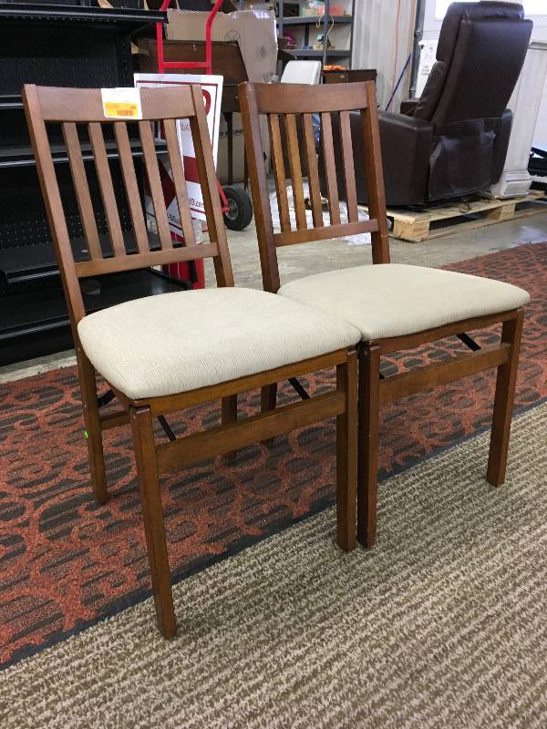PAIR OF FOLDING DINING ROOM CHAIRS