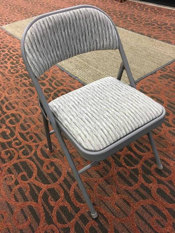 PADDED FOLDING CHAIR