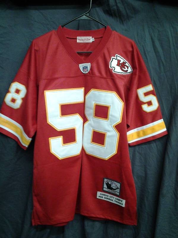 Micthell & Ness NFL Throwbacks- Kansas City Chiefs #58 D. Thomas Size 48
