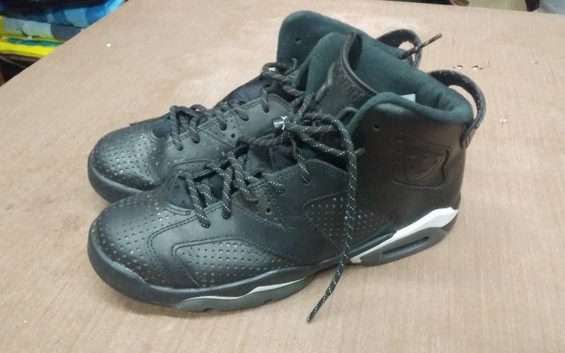 Air Jordan 6 Retro BG (Black Cats) Size 7Y $200.00