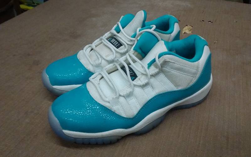 Air Jordan Retro Low GS (Turbo Green) Size 7Y $225.00