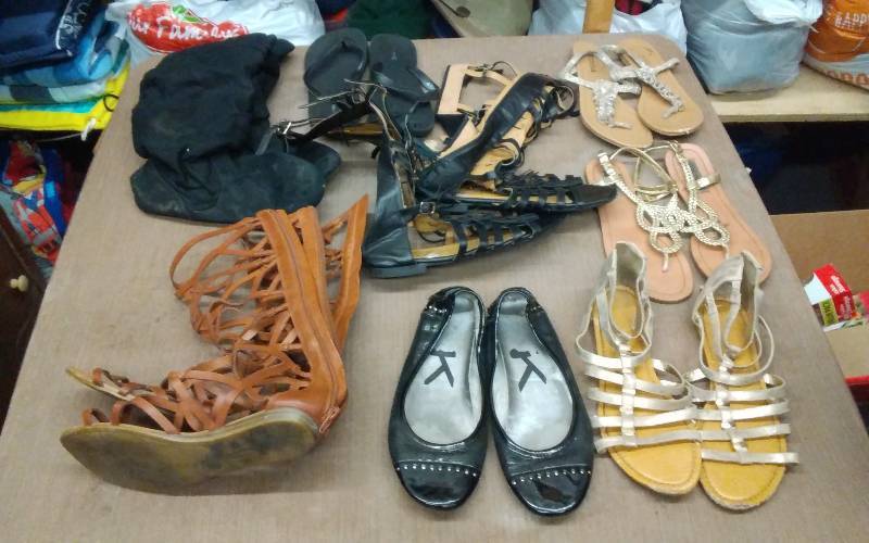 Lot Of Ladies Shoes & Sandals Size 7-7 12