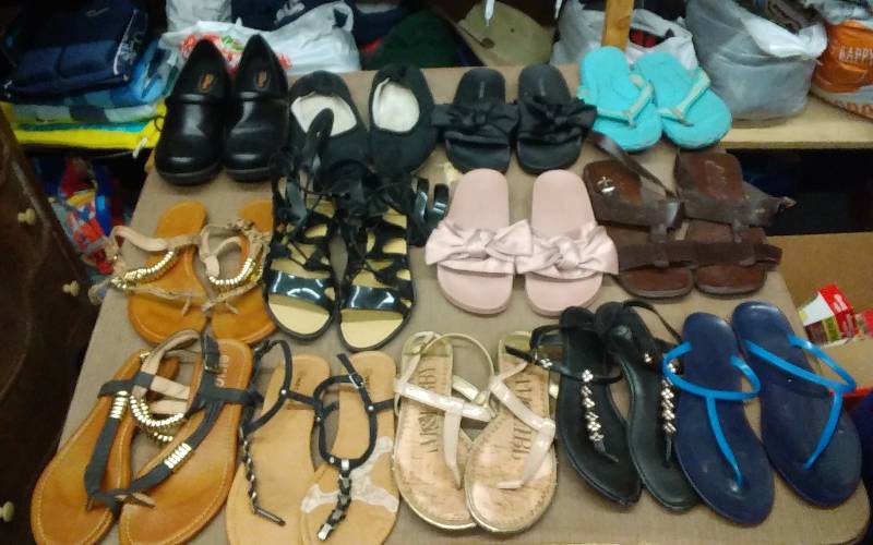 Large Lot Of Ladies Sandals Size 9