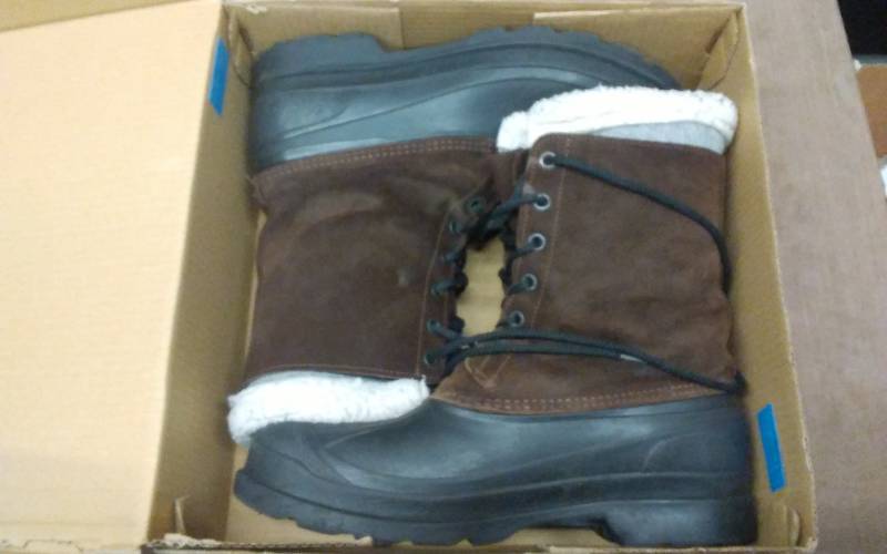 Pair Of New Mens Winter Boots Size 12
