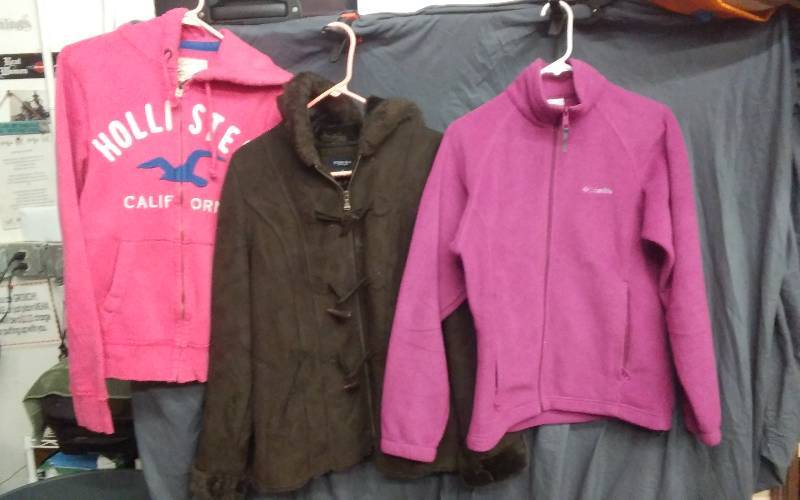 Sonoma Brown Jacket, Holister Hoodie, Columbia Fleece All Size Small