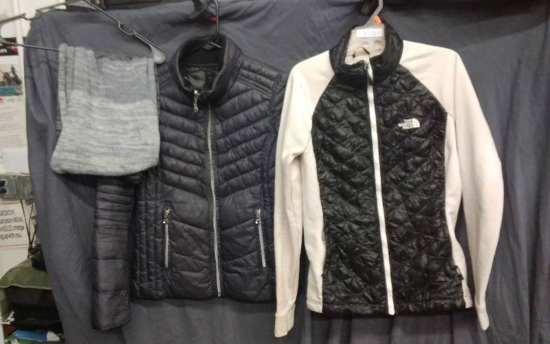 The North Face & Guess Jackets Size Small & 1-Knit Scarf