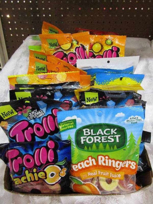 Box Full Candy 28 ct  Shelf Pulled Items